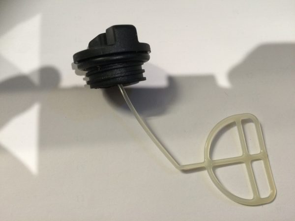 TAPPO OLIO PER MOTOSEGA 11880216/0-8131