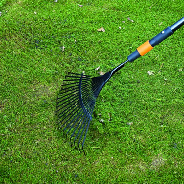 Rastrello fiskars quikfit 1000644 - alliastore