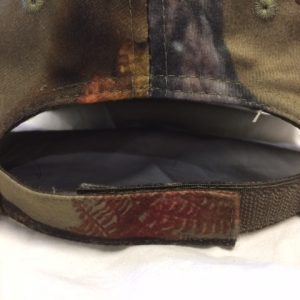 cappello con chiusura a strappo