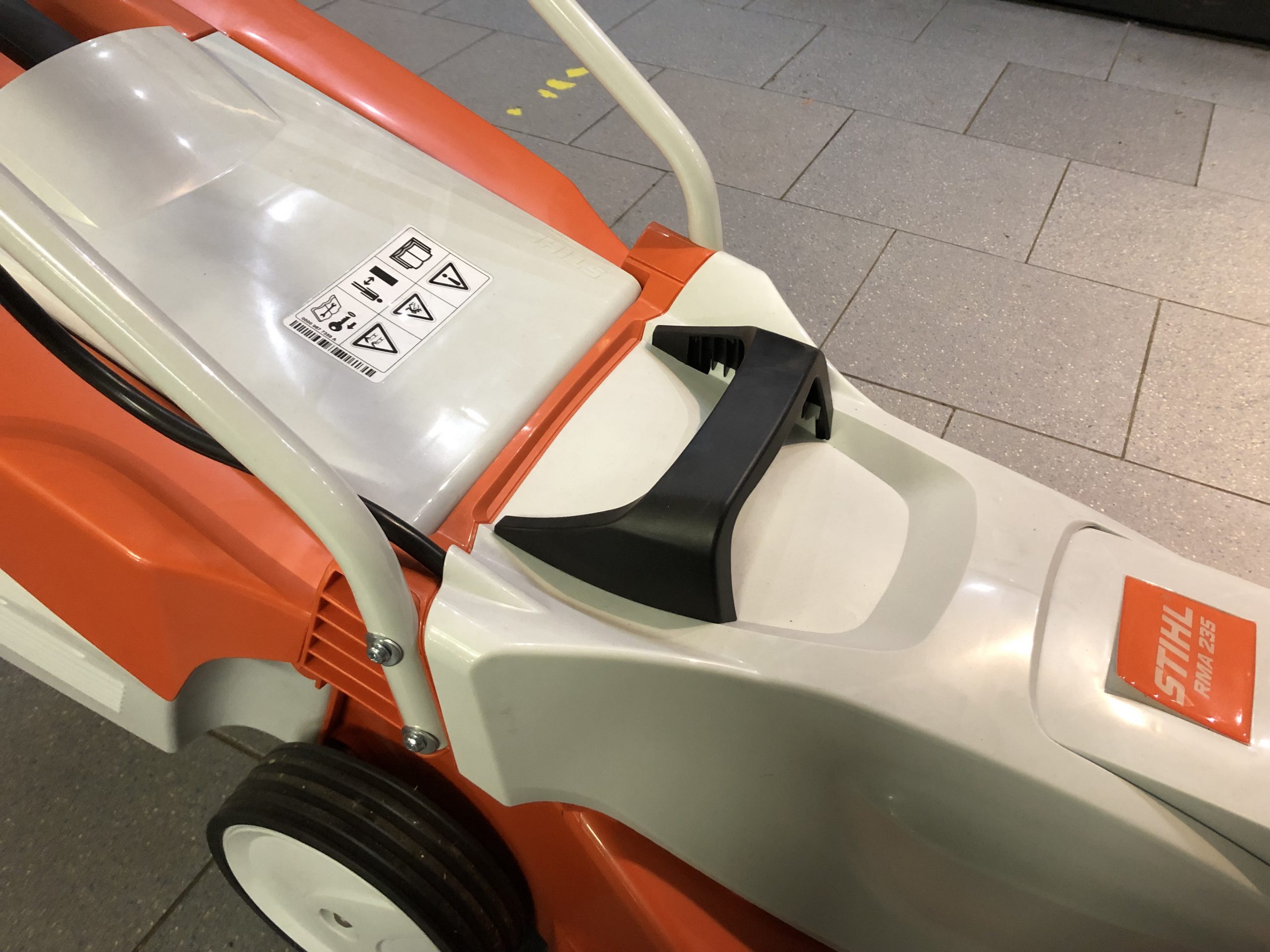 Tagliaerba a batteria Stihl RMA 235 - alliastore