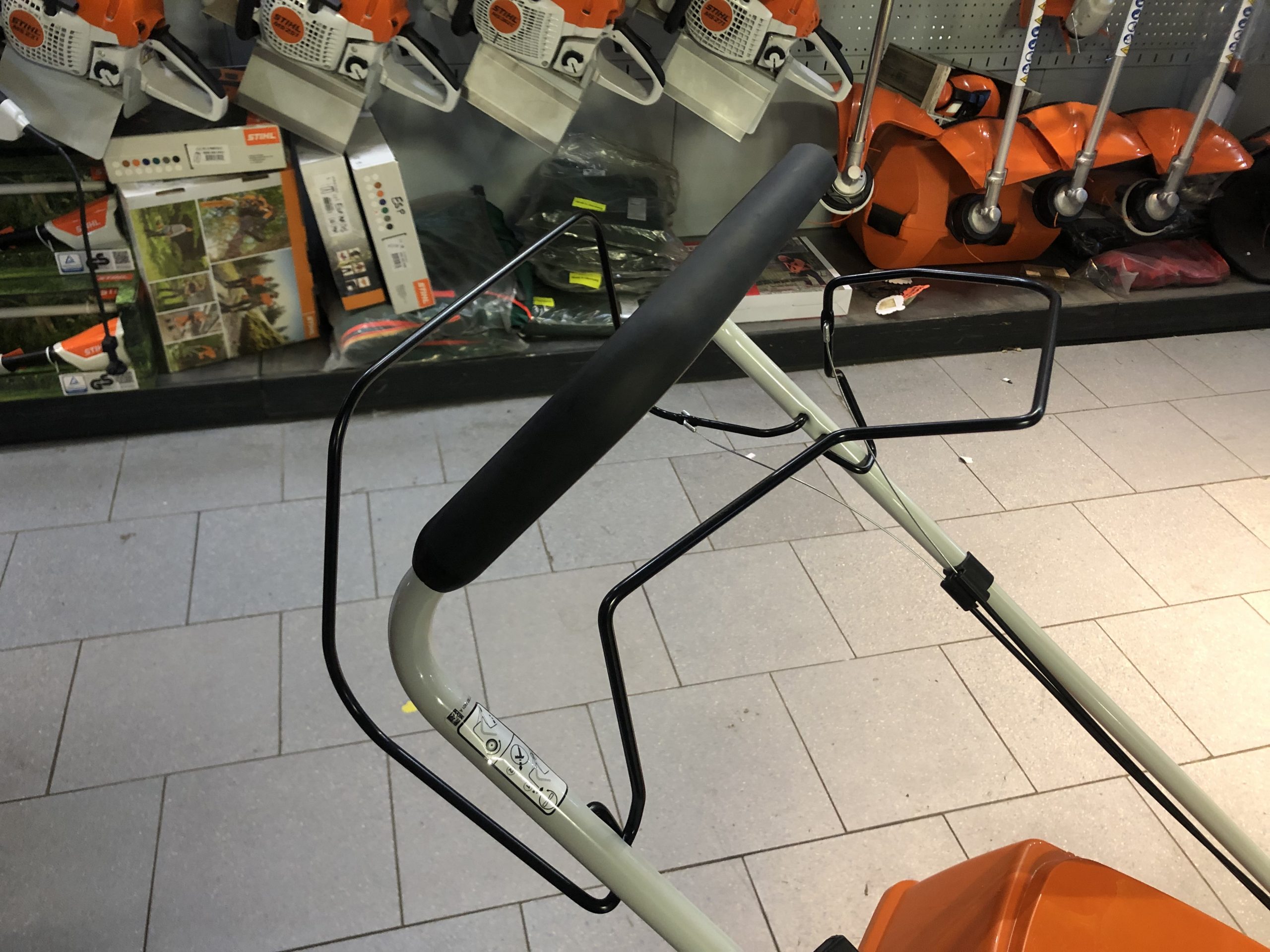 Tagliaerba Stihl RM 253 t - alliastore