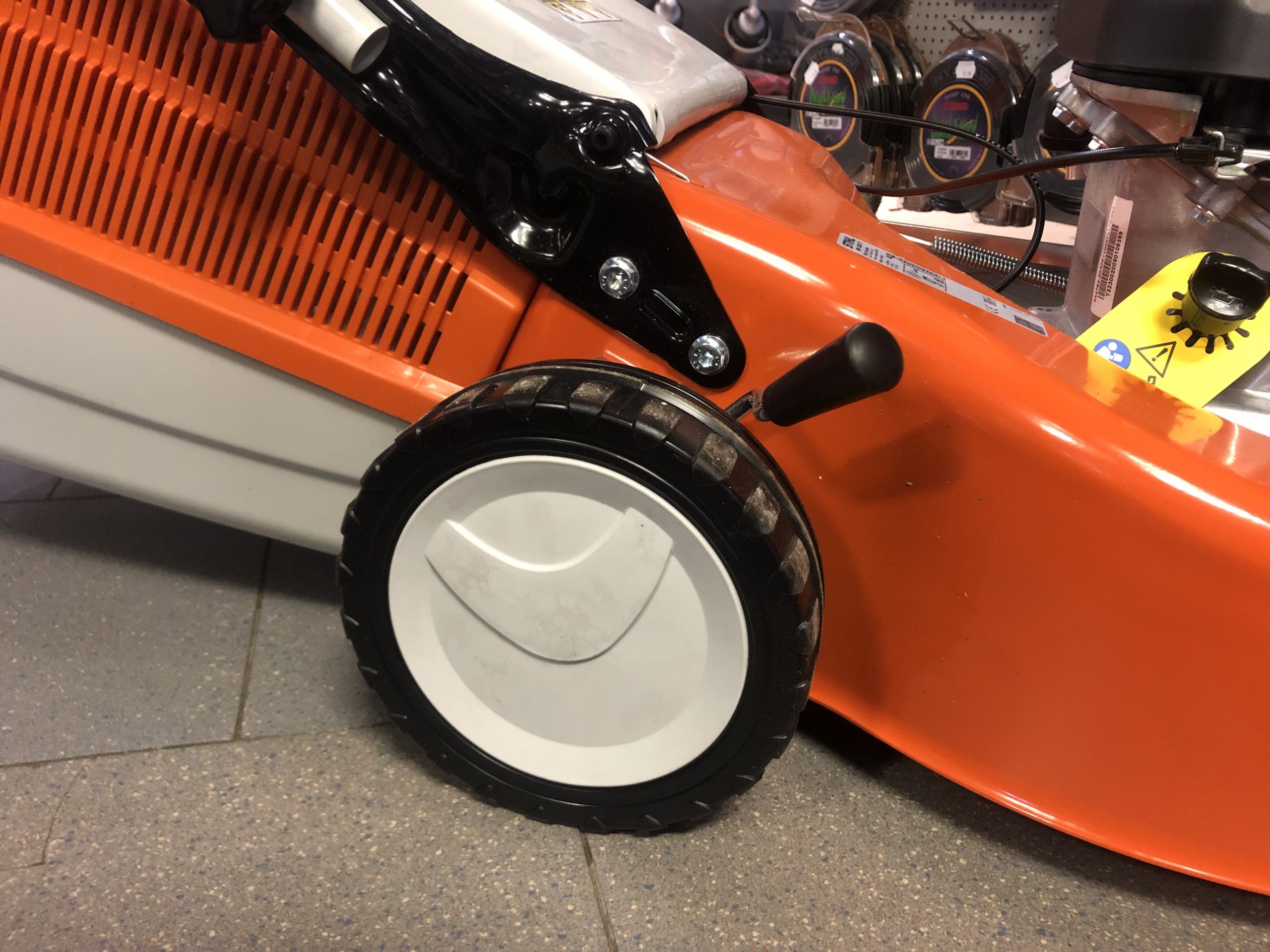 Tagliaerba Stihl RM 253 t - alliastore