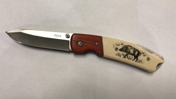 coltello con immagine cinghiale