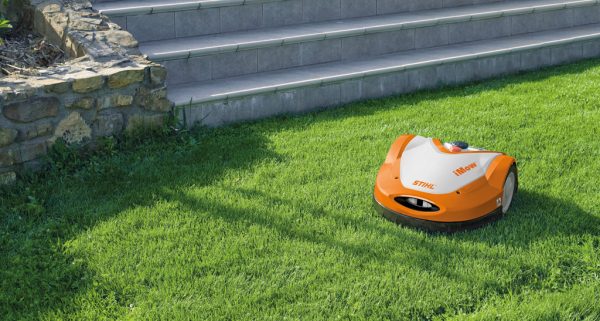robot tagliaerba per grandi giardini