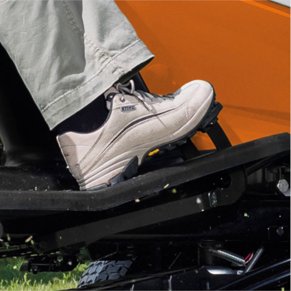 Trattorino-tagliaerba-Stihl-RT4097SX-con-scarico-laterale-7-alliastore